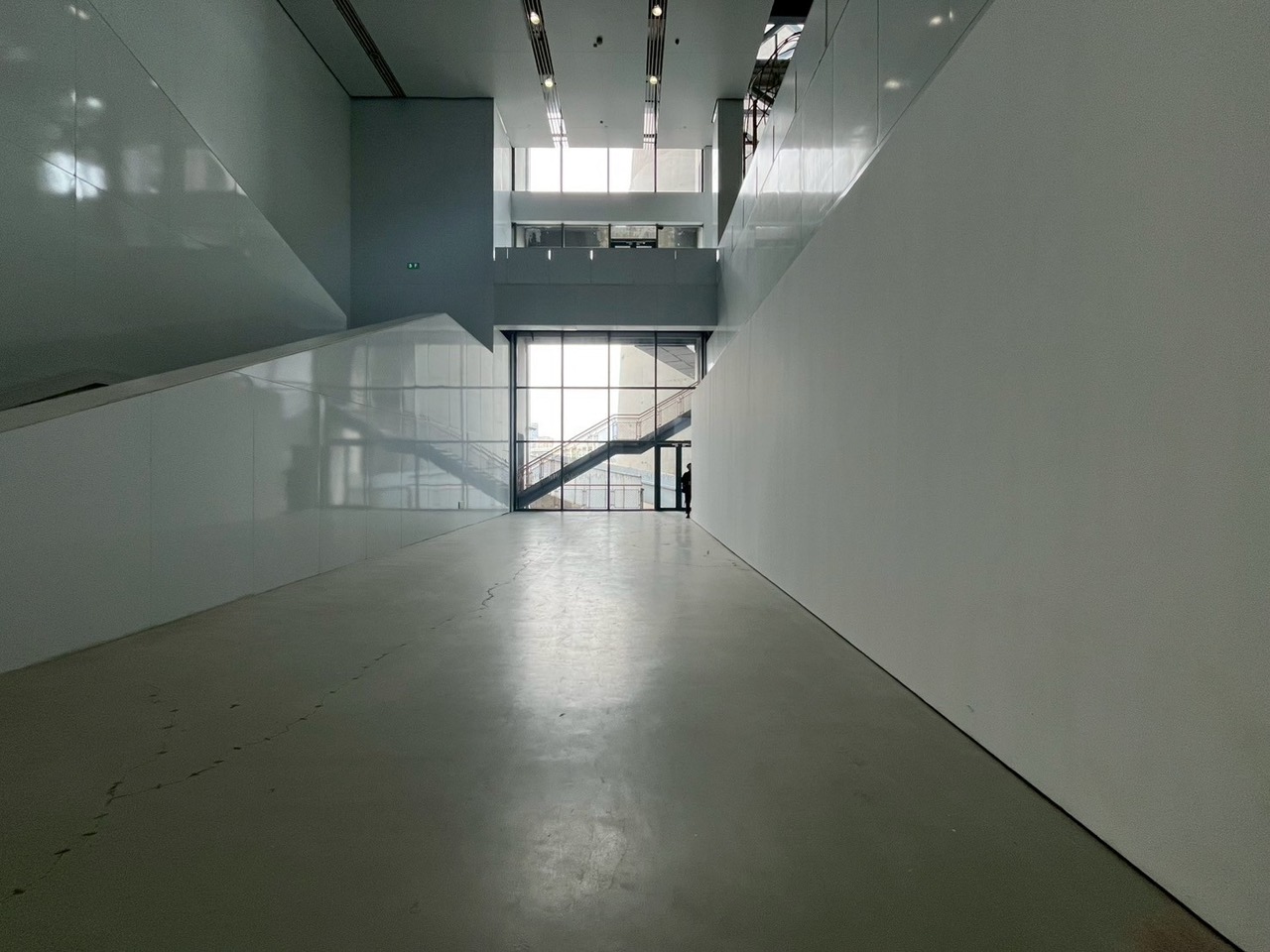 IMG250402_2F_Back Hall_06.jpeg